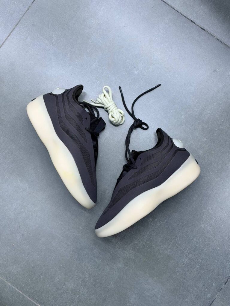خرید کفش Adidas Yeezy QNTM Black | قیمت کتونی آدیداس ییزی مشکی