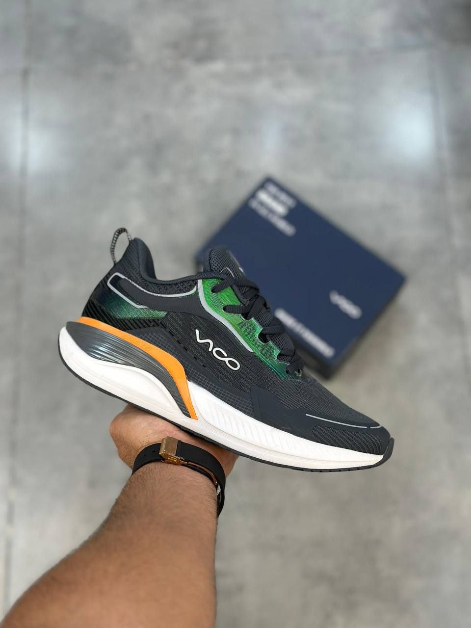 کتونی اسپرت مردانه VCO مدل Zoom 720 – سبک، راحت، مناسب پیاده‌روی و دویدن